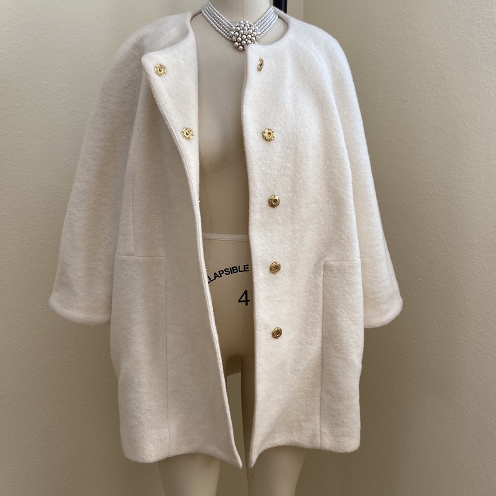 Lightweight cream color Zaraknit Wool Blazer Coat. Size Medium